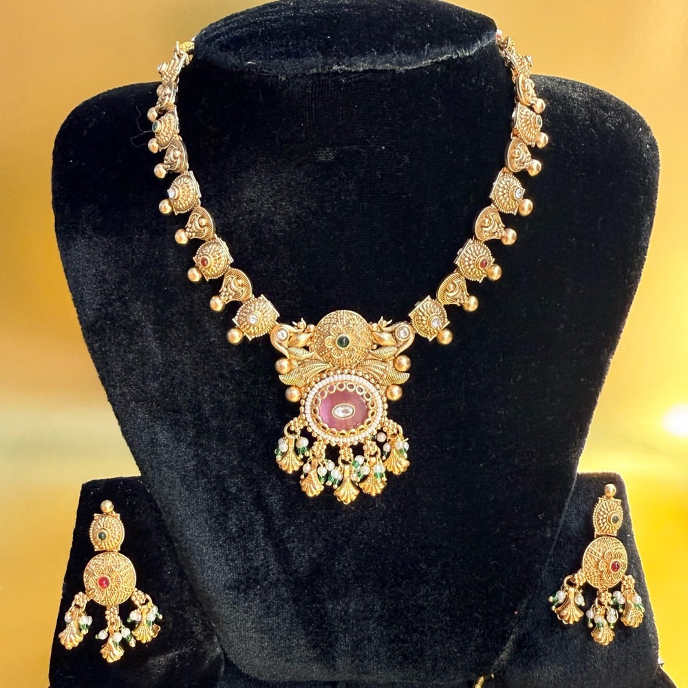Kashmiri Elegant Gold and pink Necklace Set